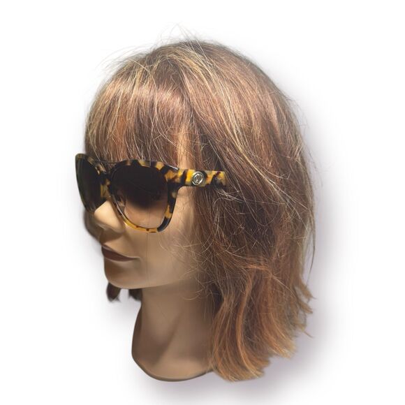 Coach HC8122 Oversized Tortoise Sunglasses Brown Gradient Lenses w/‎ Case 135mm - Picture 2 of 11